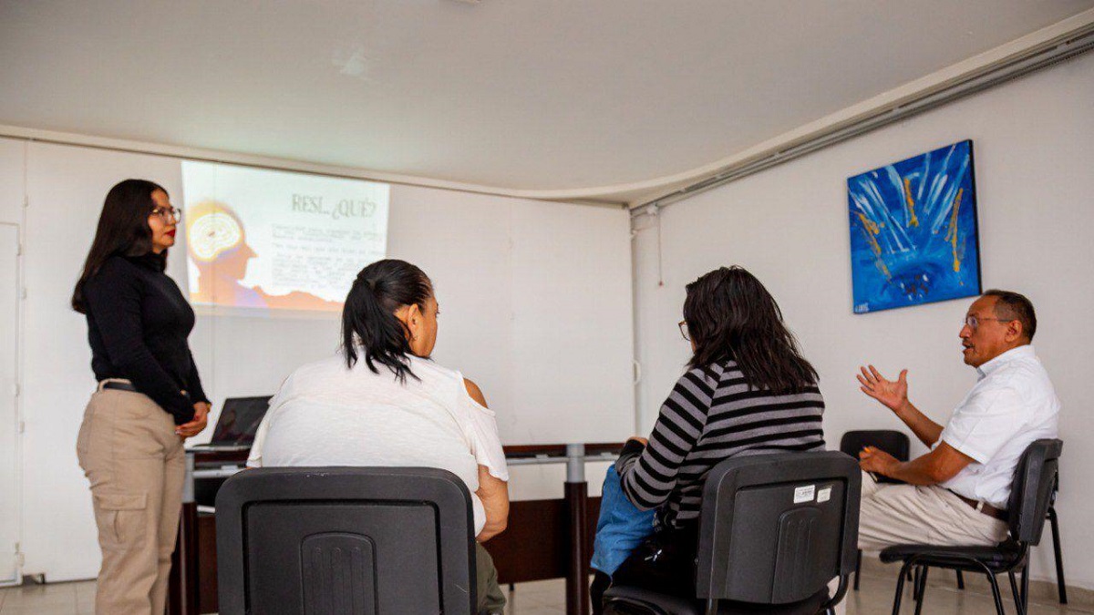 Imparte SMDIF talleres de resiliencia a personas cuidadoras