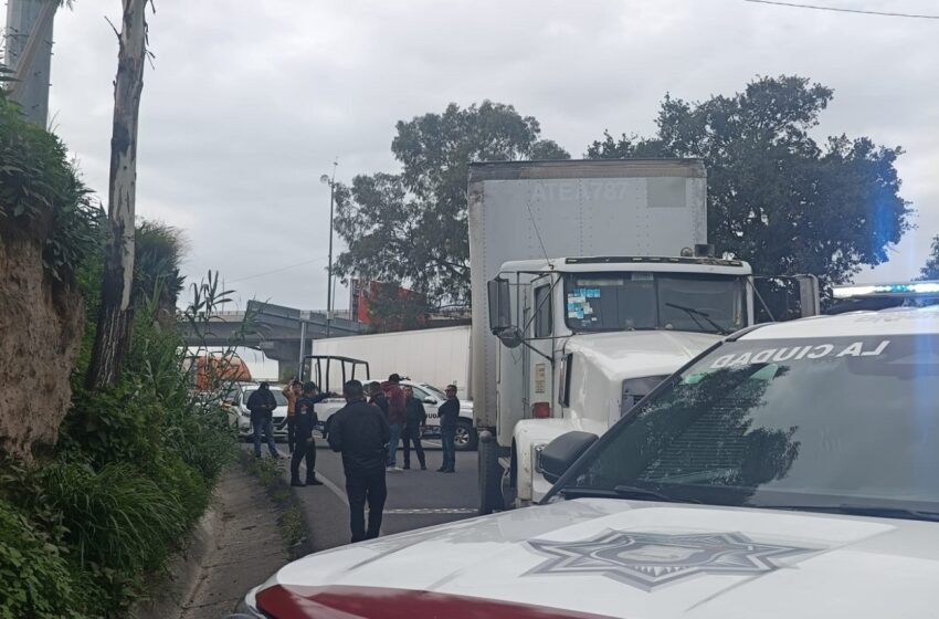  Recuperan tráiler robado en la incorporación a la federal Puebla-Tlaxcala