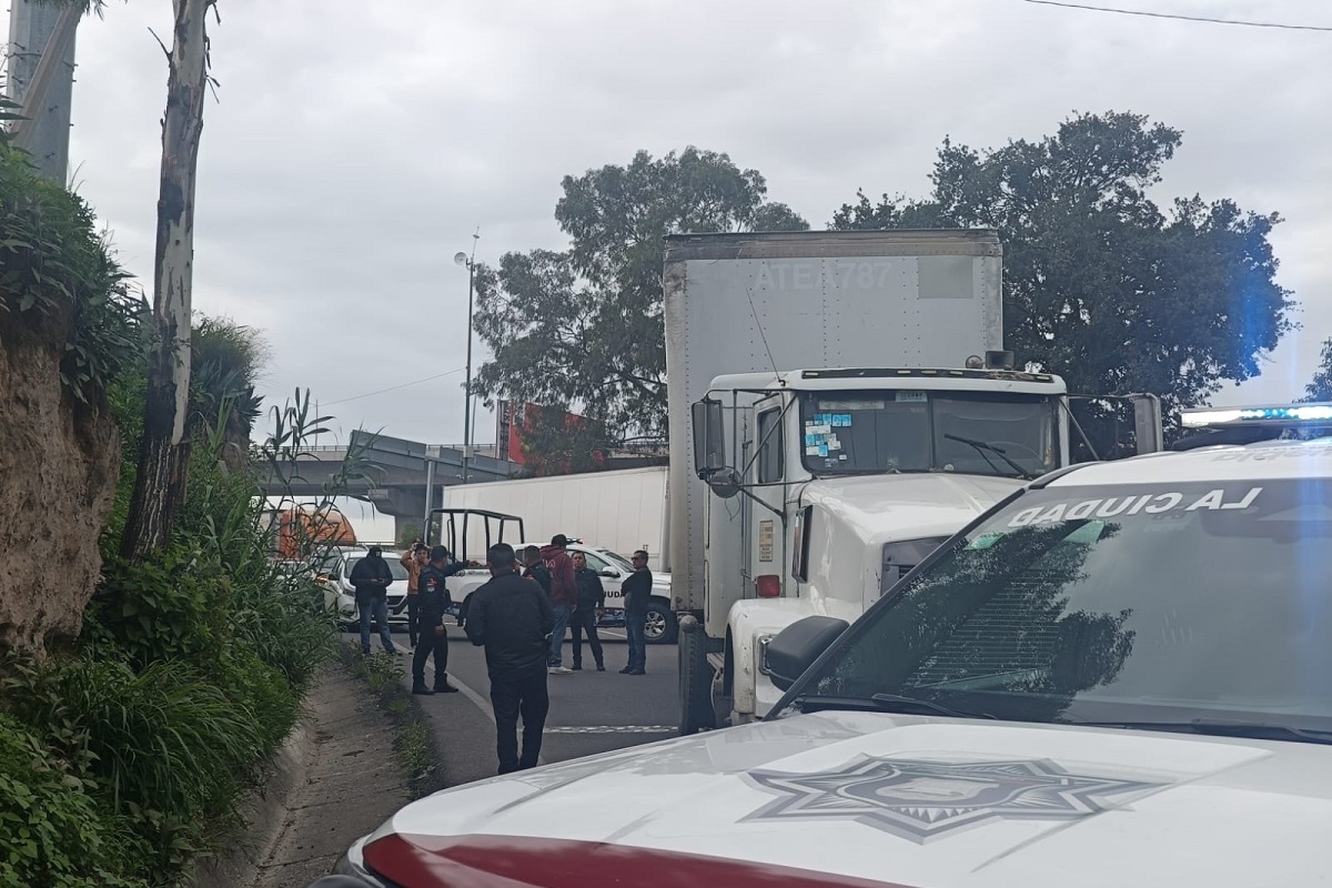 Recuperan tráiler robado en la incorporación a la federal Puebla-Tlaxcala