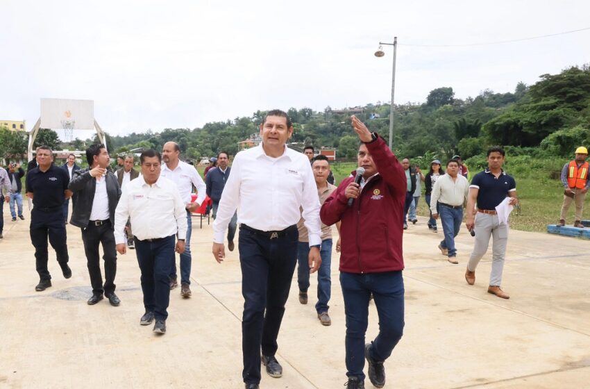  Respuesta inmediata del Gobierno de Puebla ante derrumbe en carretera de Eloxochitlán