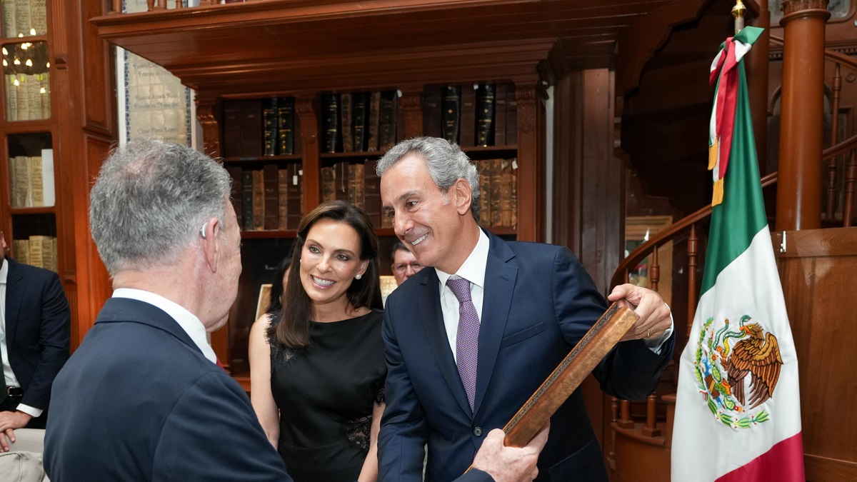 Sostiene Pepe Chedraui encuentro bilateral con el expresidente Juan Manuel Santos de Colombia