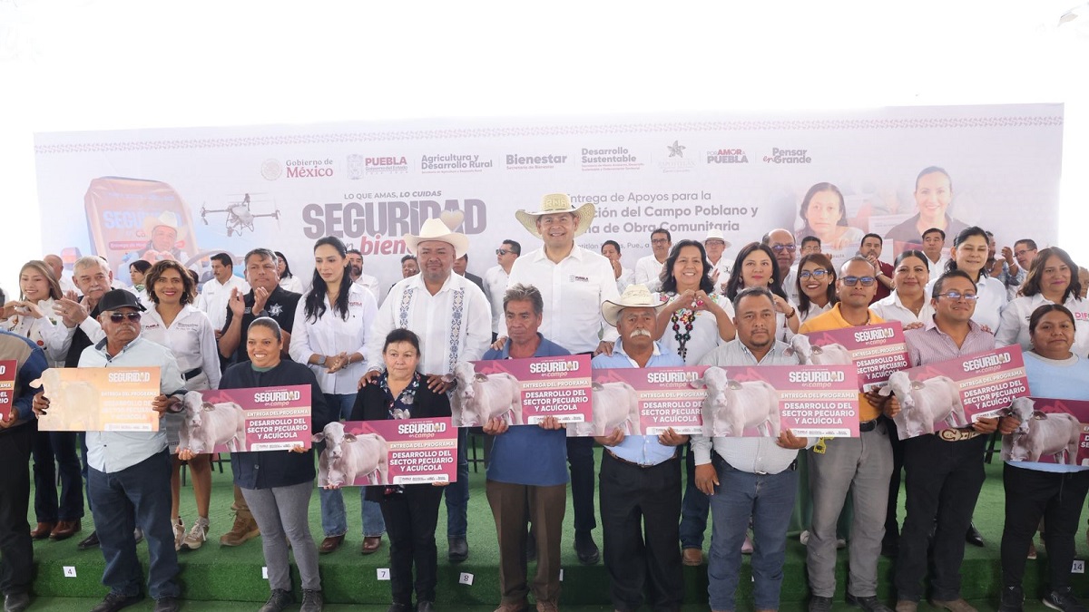 Acelera Armenta el desarrollo de la Sierra Negra con apoyos comunitarios y al campo