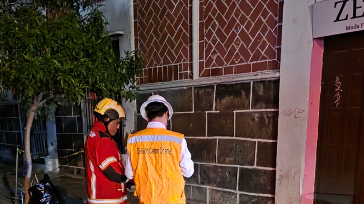 Atiende Protección Civil corto circuito en coordinación con la CFE en la zona del Carmen