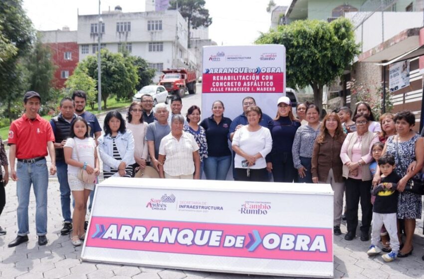  Comienza Lupita Cuautle obra de pavimentación ahora en colonia Concepción Guadalupe