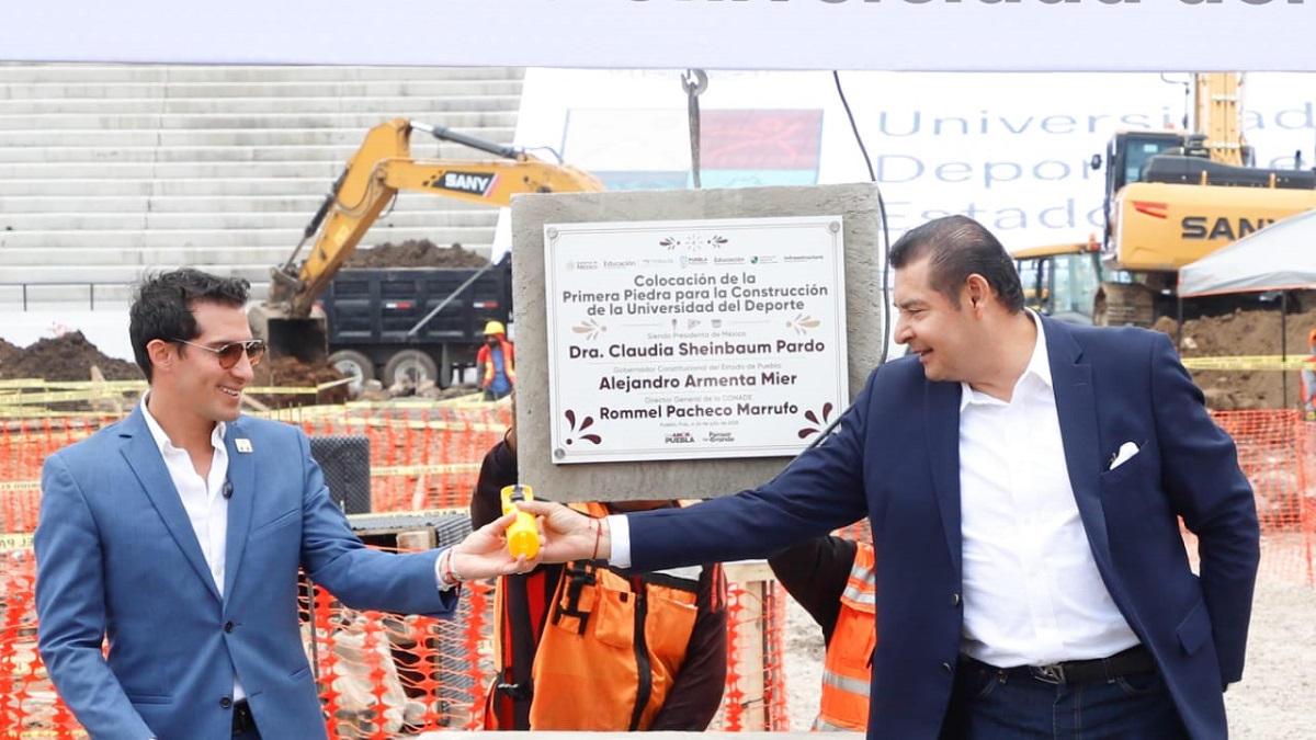 En Puebla se hacen las cosas bien, reconoce Rommel Pacheco, al arrancar construcción de Universidad del Deporte