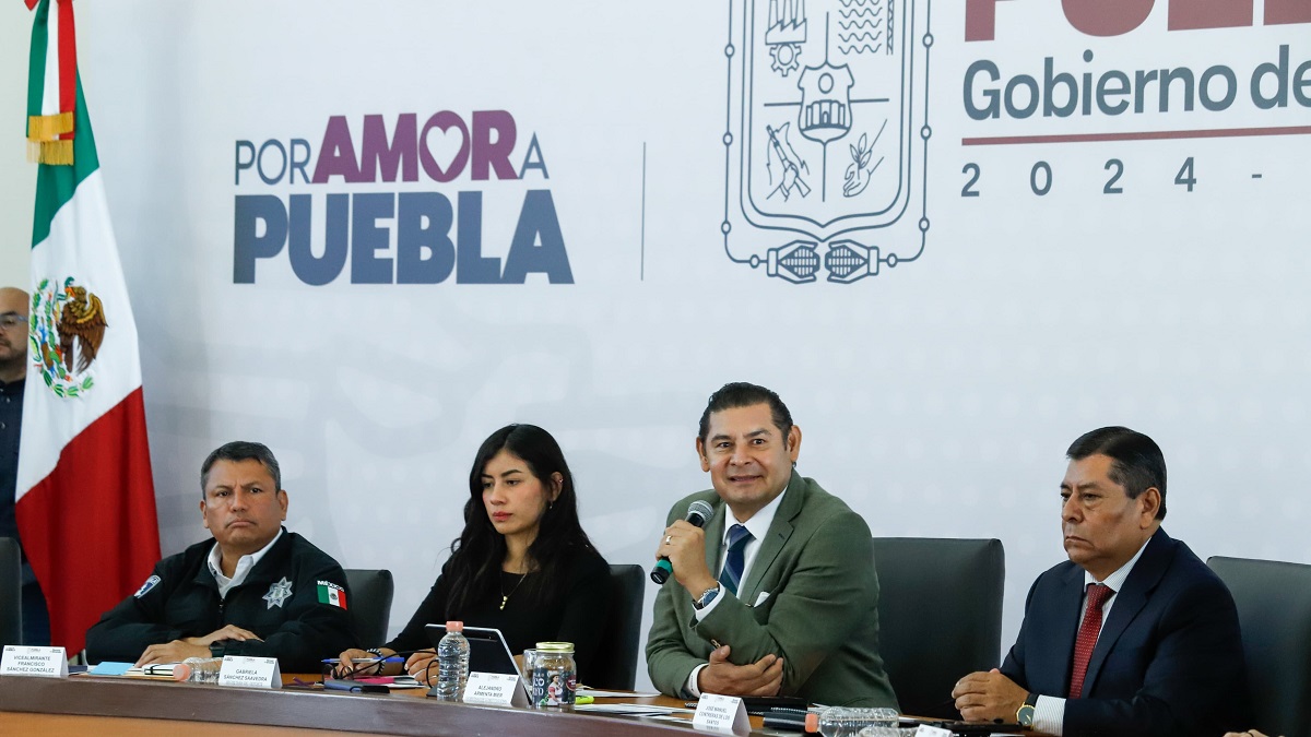 Escuadrón de Maquinaria rehabilita el equivalente a 300 calles para seguridad y bienestar de poblanos