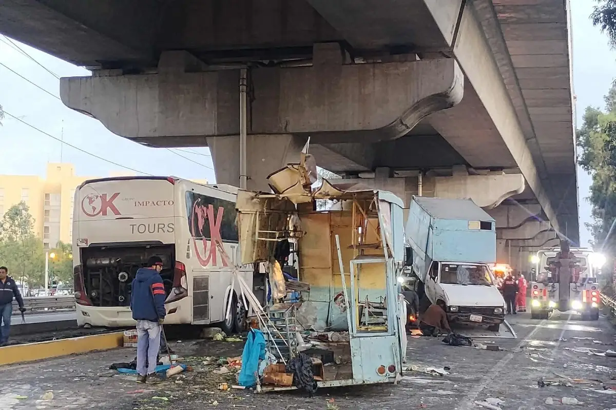 Fuerte accidente en la autopista México-Puebla, deja al menos cinco lesionados