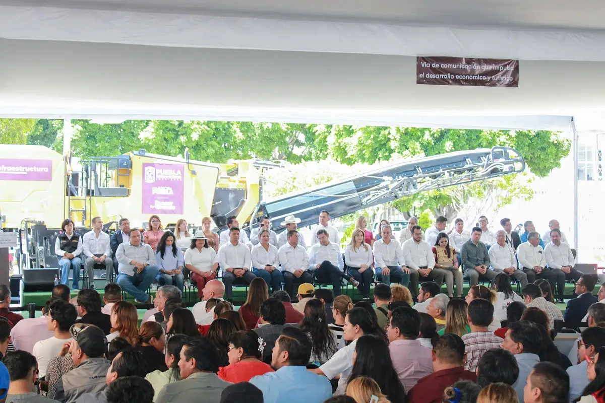 Inicia Armenta rehabilitación de laterales de la Recta a Cholula