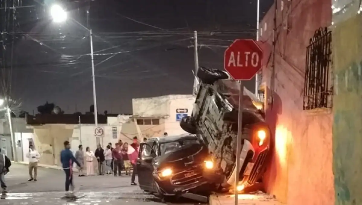 Muere hombre en fuerte choque en la Ignacio Zaragoza