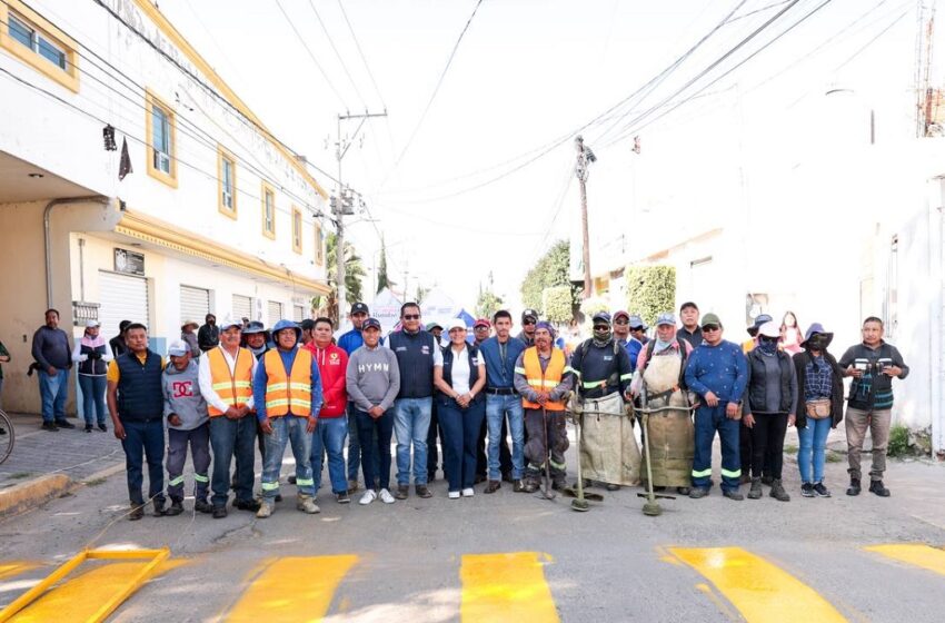  Refuerza Lupita Cuautle mantenimiento urbano en San Francisco Acatepec