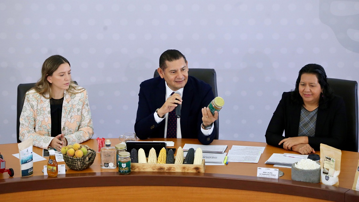 Riqueza comunitaria con justicia social para el campo poblano: Armenta