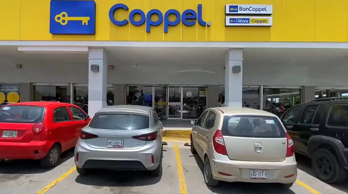 Sujetos con marros asaltan Coppel de Torrecillas; se llevan 150 mil pesos en equipos