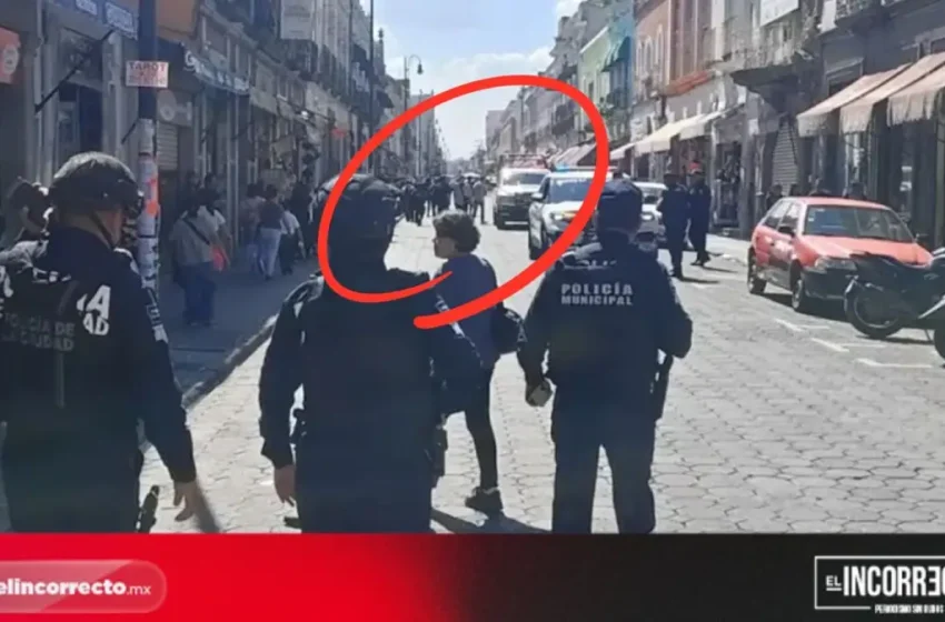  Se enfrentan ambulantes contra policías en el Centro Histórico de Puebla