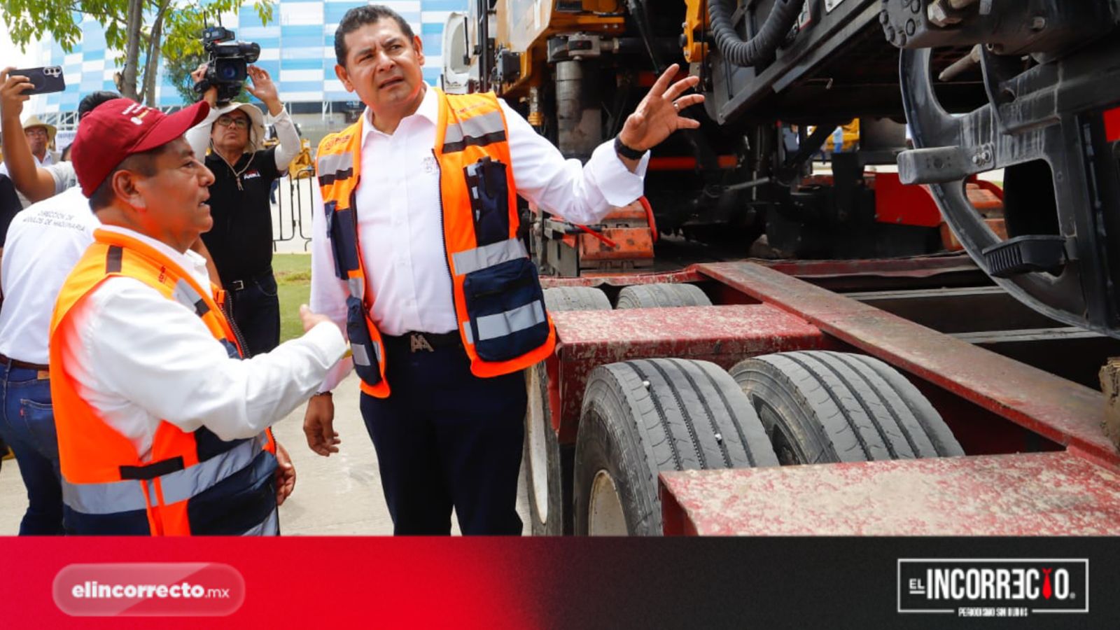 Con 578 mdp, entrega Armenta 14 módulos de maquinaria en Puebla
