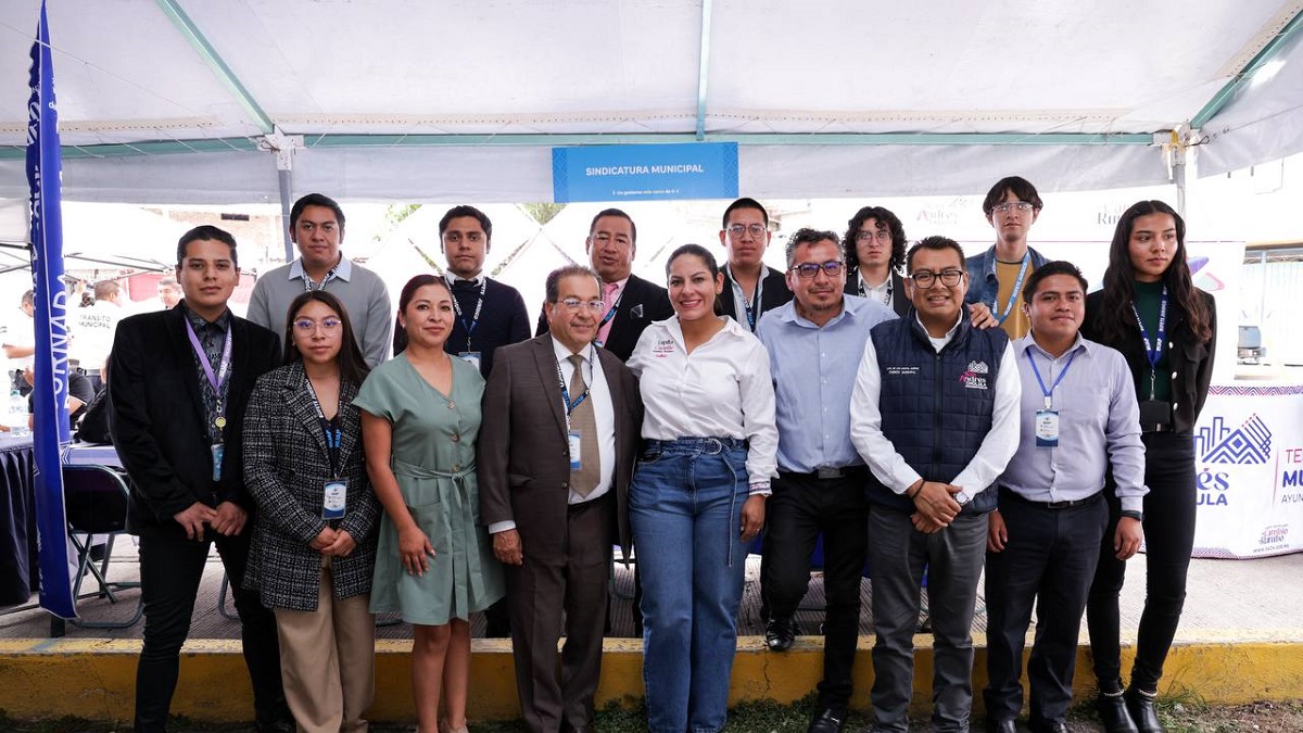 Acerca Lupita Cuautle servicios y atención directa a Lázaro Cárdenas