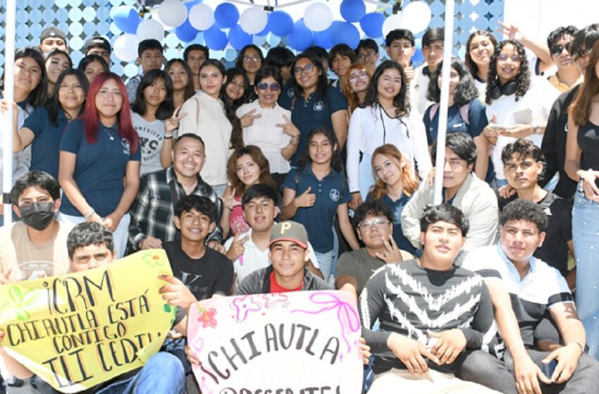  Bienvenida a estudiantes del Complejo Regional Mixteca y de la prepa Simón Bolívar