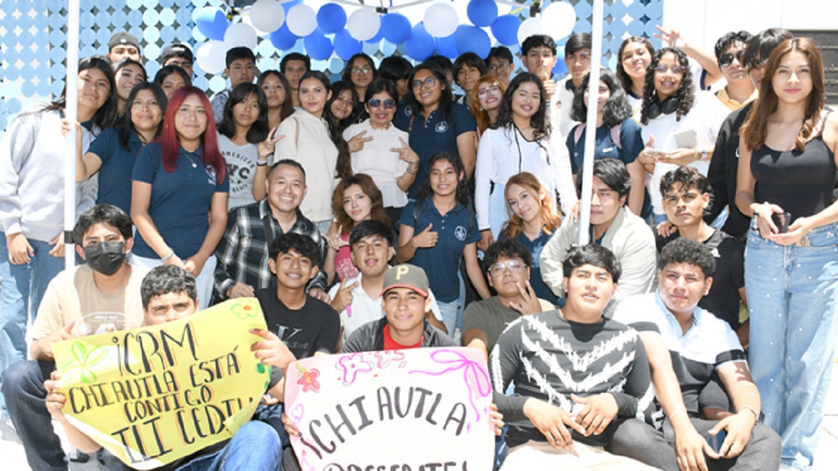 Bienvenida a estudiantes del Complejo Regional Mixteca y de la prepa Simón Bolívar