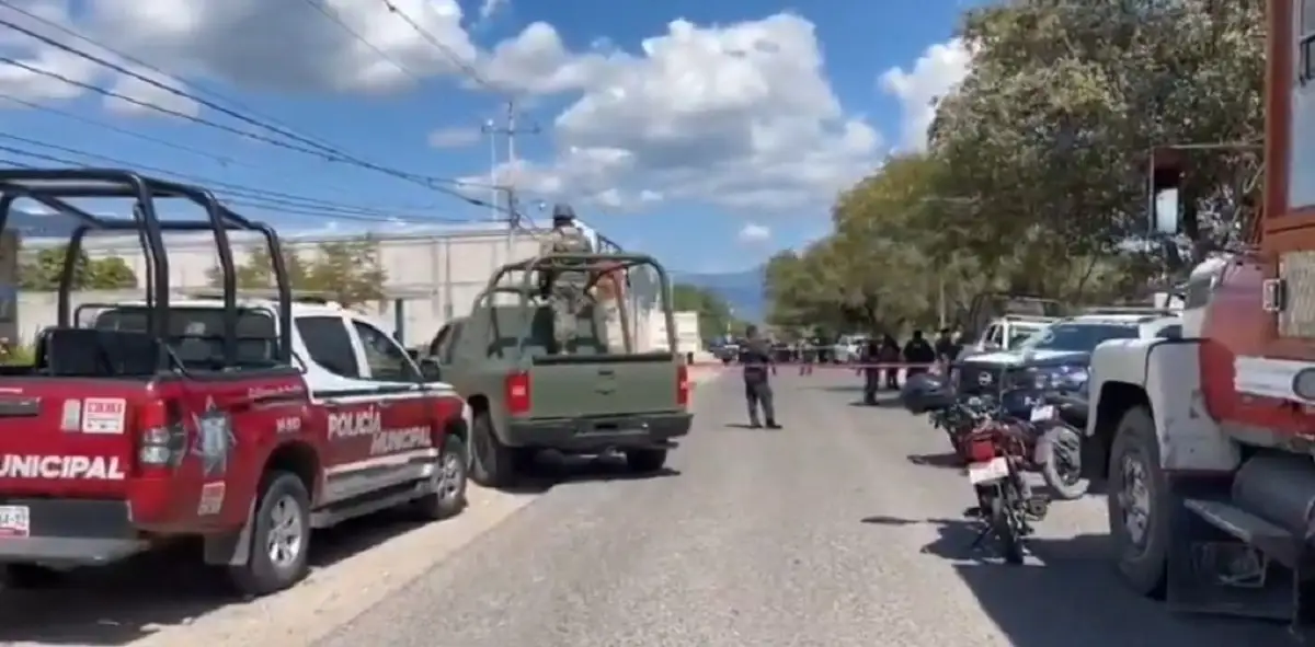 Ejecutan a dos integrantes del grupo delictivo Los Burras, en la carretera estatal Tehuacán
