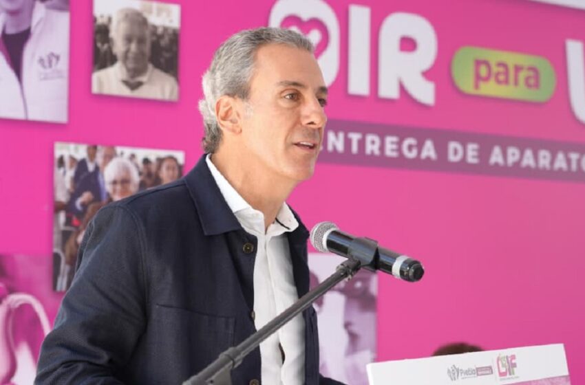  Entregan Pepe Chedraui y MariElise Budib aparatos auditivos a personas con discapacidad