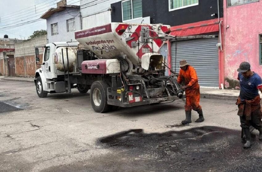  Fortalece Gobierno de la Ciudad la campaña Bacheando Puebla, suma maquinaria de bacheo en frío