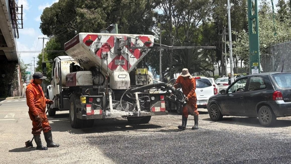 Gobierno de la Ciudad atiende baches en vialidades que conectan con planteles educativos