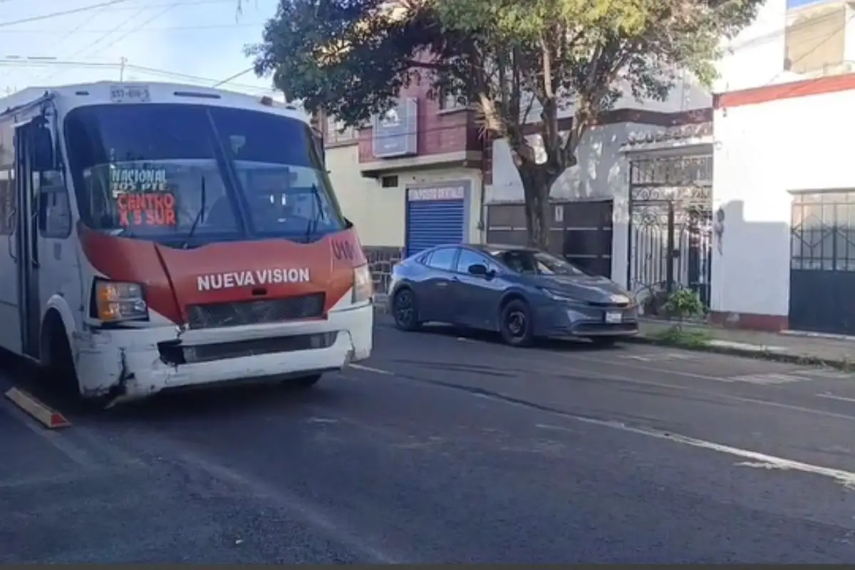 Hombre ebrio choca contra Ruta Nueva Visión en la 5 Sur