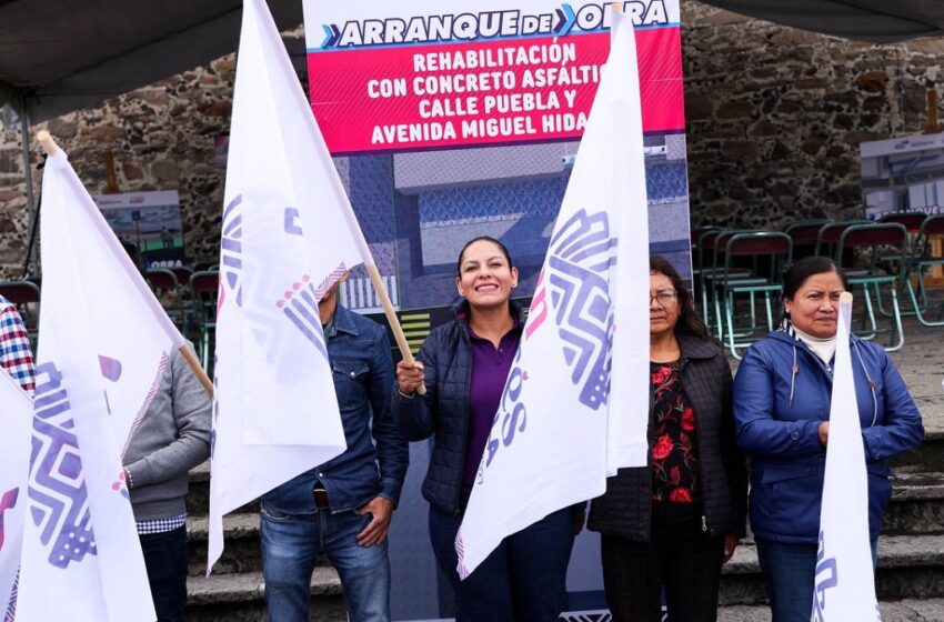  Inicia Lupita Cuautle obra de rehabilitación vial en San Francisco Acatepec