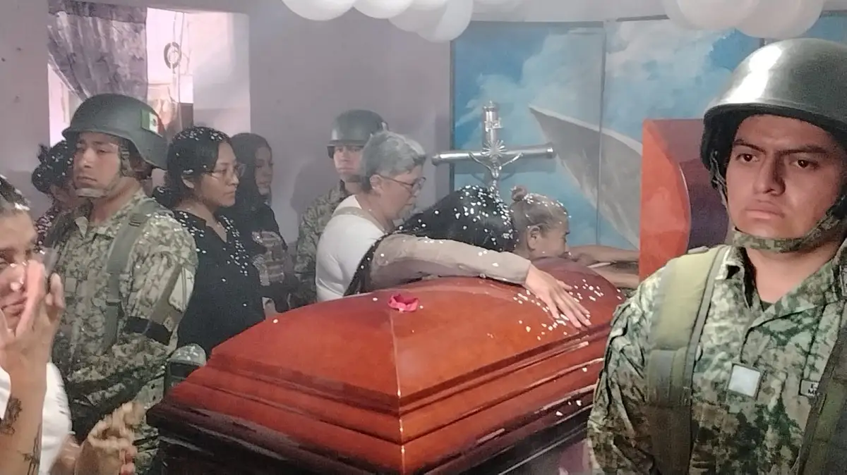 Llega cuerpo de militar poblano con su familia a Izúcar de Matamoros