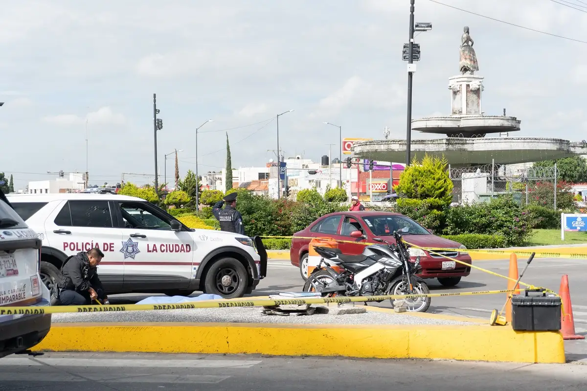 Muere motocilista tras derrapar en el Bulevar 5 de Mayo