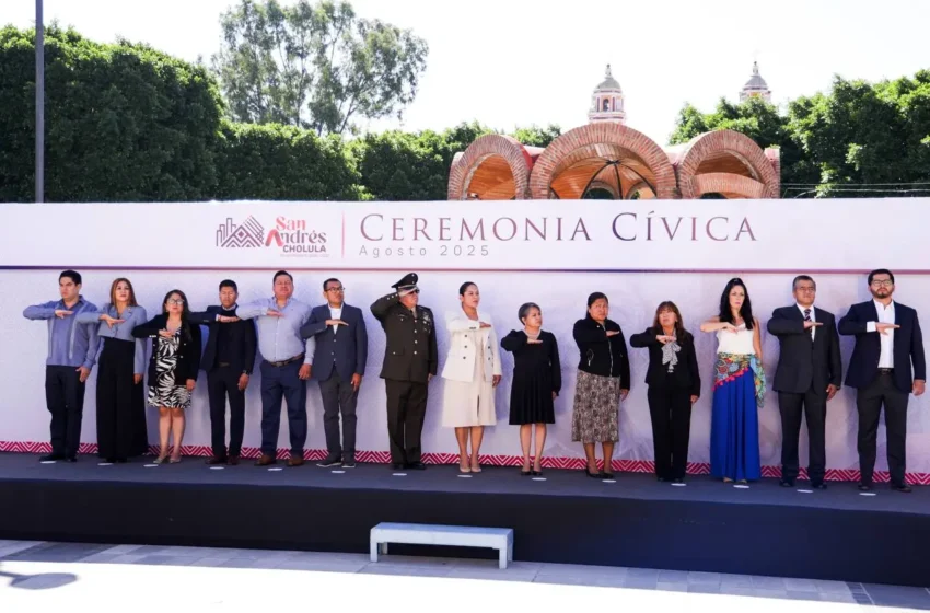  Promueve Lupita Cuautle principios de legalidad y transparencia en acto cívico