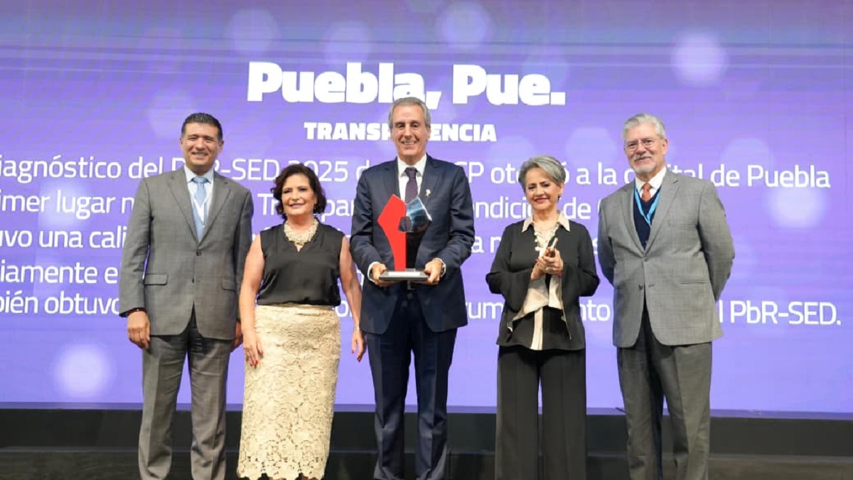 Recibe Pepe Chedraui reconocimiento por calificación perfecta e histórica en transparencia y rendición de cuentas
