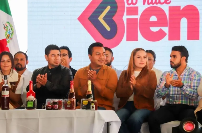  Roberto Solís da inicio a la Feria de las Berries 2025 en San Diego Buenavista