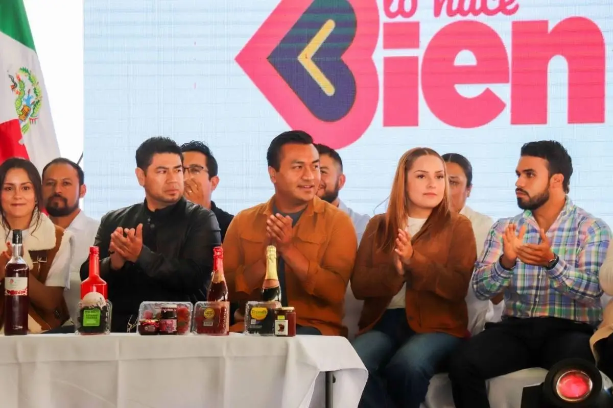 Roberto Solís da inicio a la Feria de las Berries 2025 en San Diego Buenavista
