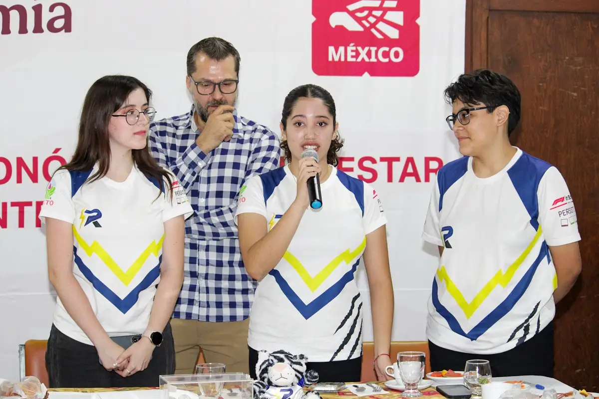Universitarias poblanas piden donaciones para representar a México en el Mundial Fórmula 1 Schools en Singapur