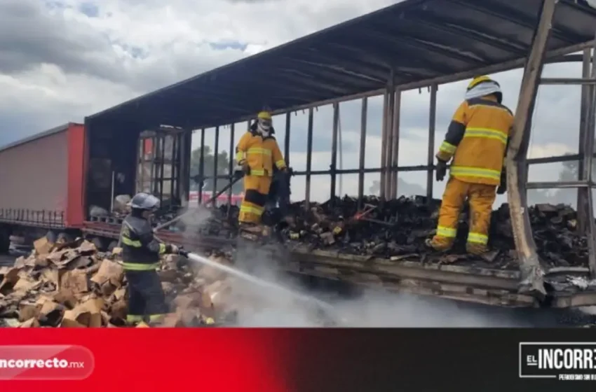  Tráiler se incendió en el segundo piso de la autopista México-Puebla; mueren dos policías estatales (+FOTOS)