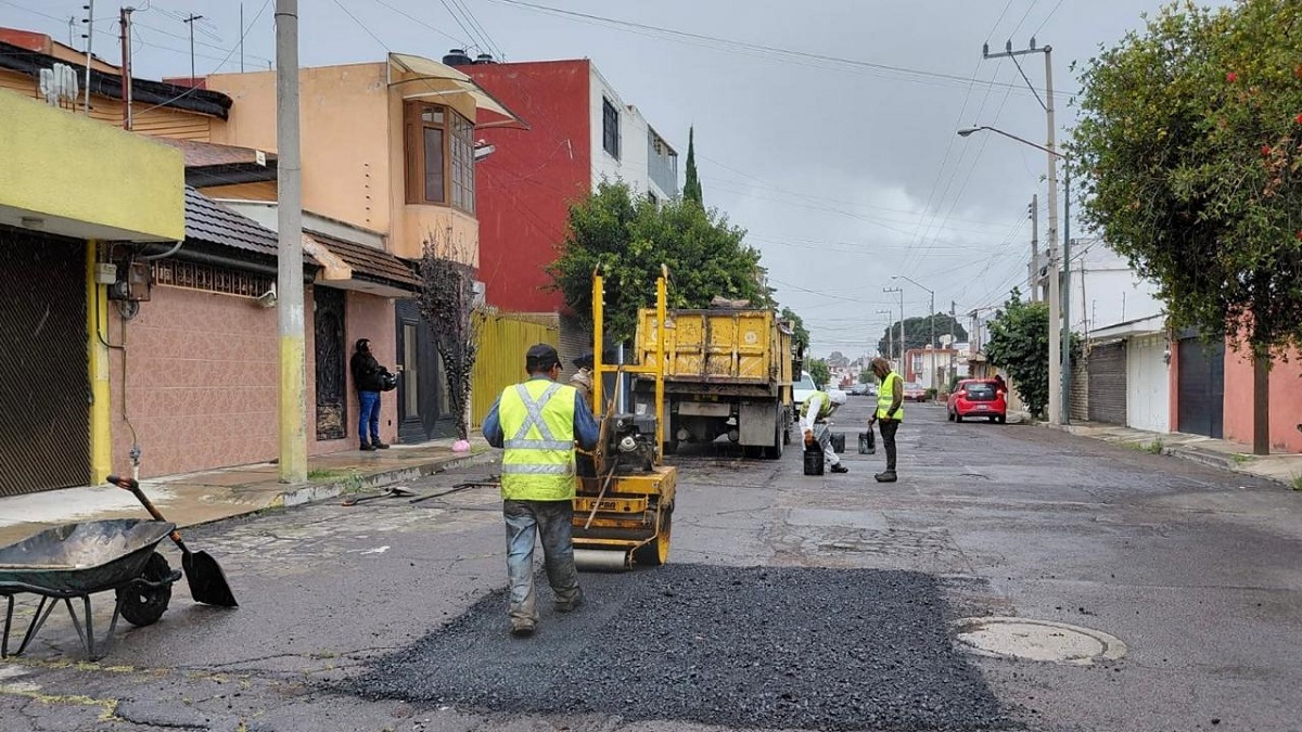 Atiende nuevos puntos de la ciudad la Campaña Capitalina Bacheando Puebla