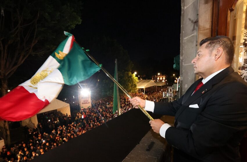  Con patriotismo, Puebla vibra con primer grito de Independencia del gobernador Alejandro Armenta