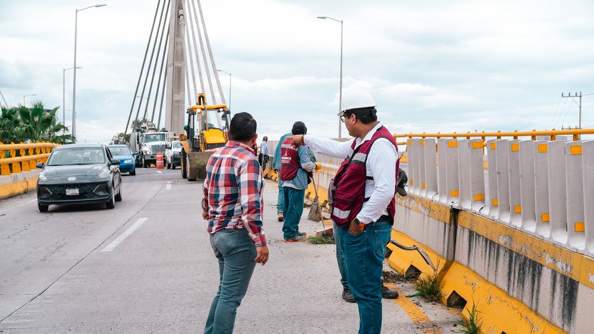 Continúa desazolve del Distribuidor Vial Cholula