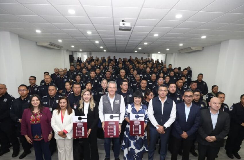  Encabeza Pepe Chedraui ceremonia de clausura de capacitación a policías de la ciudad sobre órdenes de protección