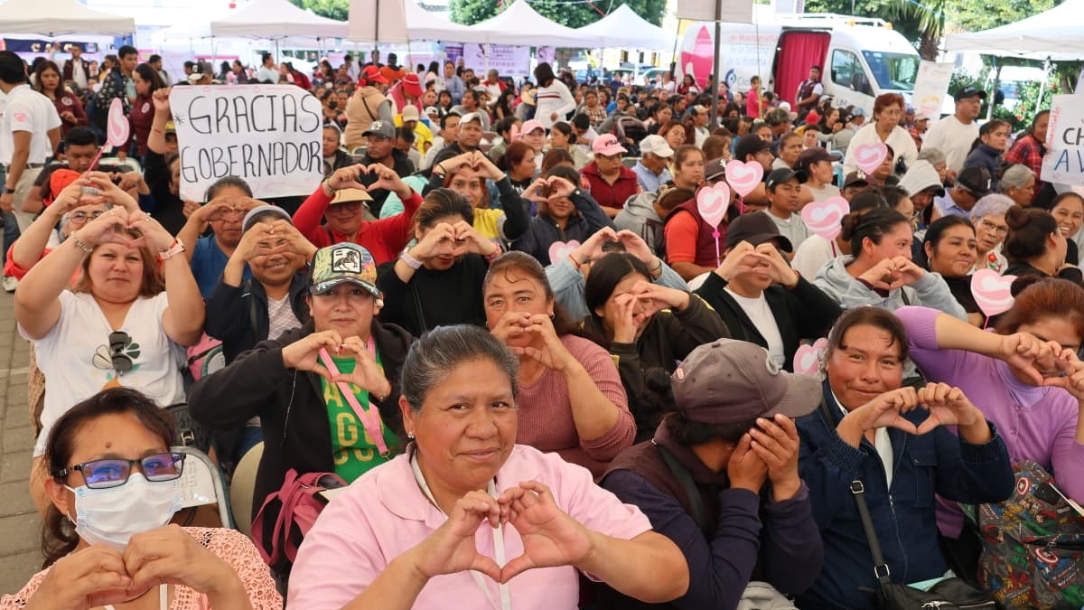 Entrega SEDIF apoyos por 9.6 millones de pesos en microrregión de Acatzingo