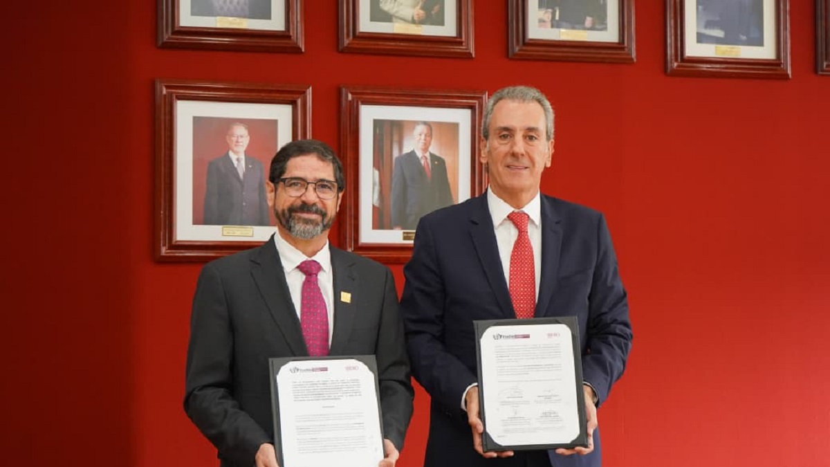 Firma Pepe Chedraui convenio con la IBERO para fortalecer conocimiento y habilidades de las mujeres en materia de finanzas