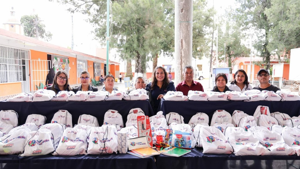 Garantiza Lupita Cuautle útiles escolares para todas y todos los estudiantes de primaria