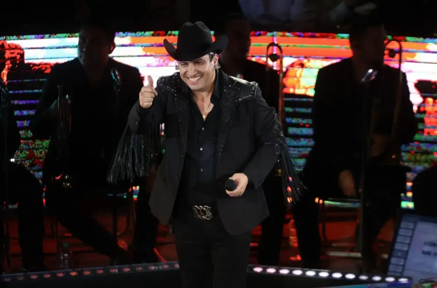  Gobierno de Puebla licita organización del concierto de Julión Álvarez: tendrá nueve pantallas 