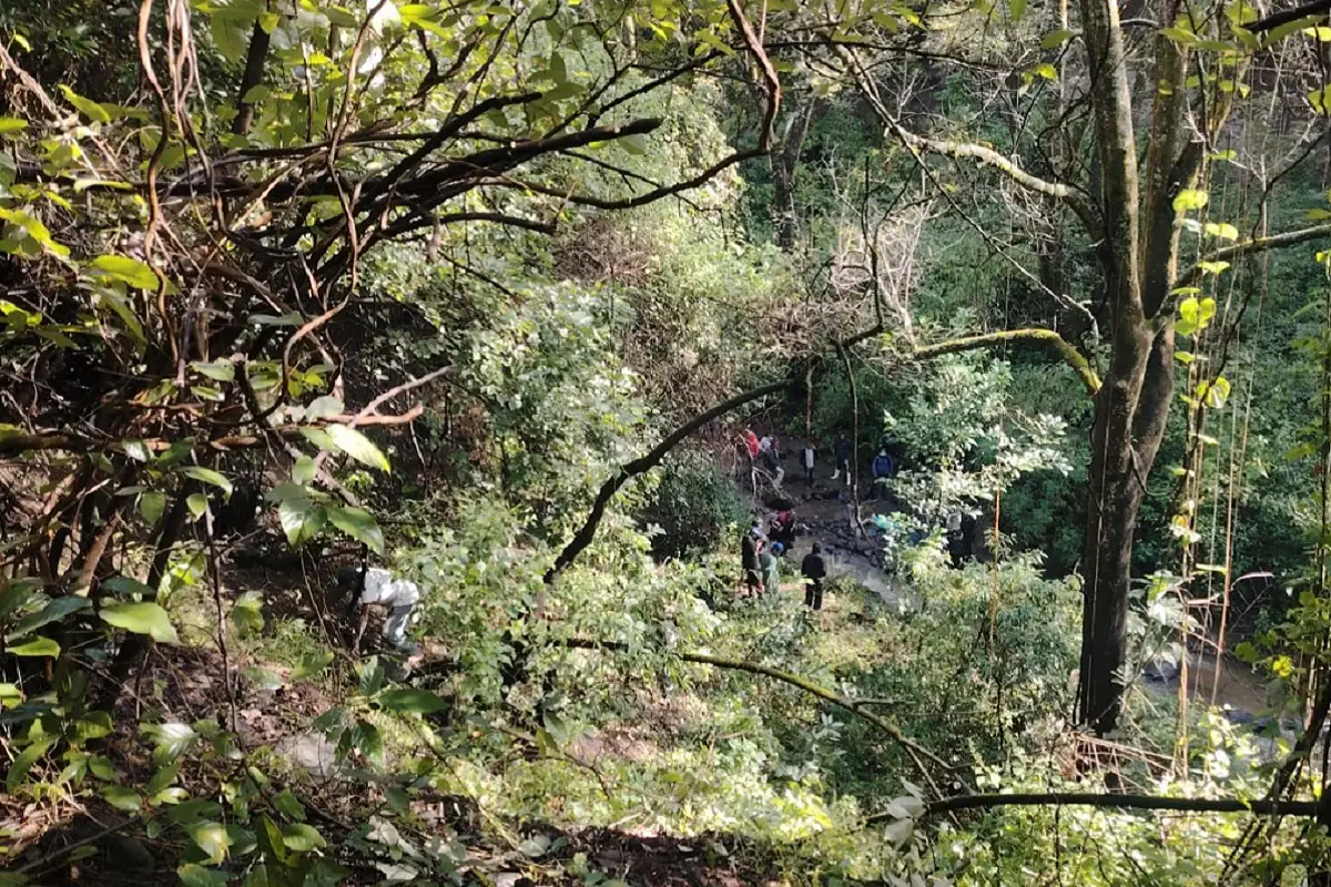 Hallan dos cuerpos de jóvenes atlixquenses tras ser arrastrados en su motocicleta