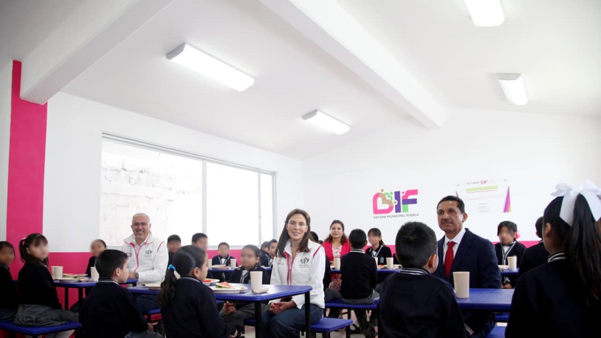 Inaugura MariElise Budib desayunador escolar en la Primaria Salvador Allende