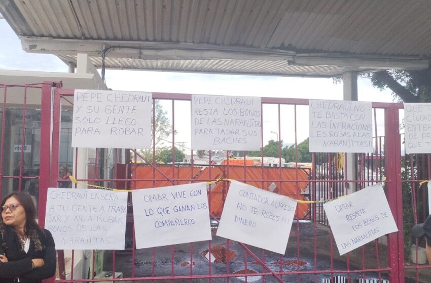  Naranjitas se manifiestan en el Bulevar 5 de Mayo, exigen pago de un bono