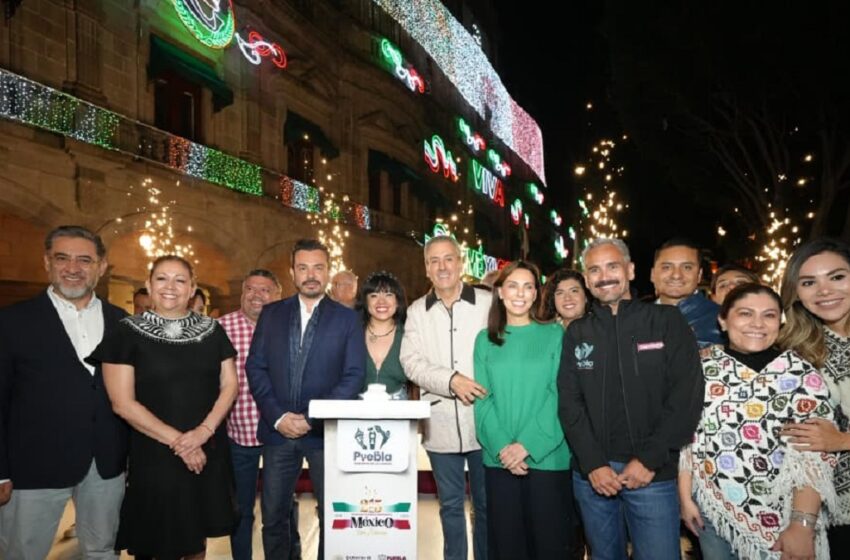  Pepe Chedraui iluminó el primer cuadro de la ciudad por las Fiestas Patrias 2025