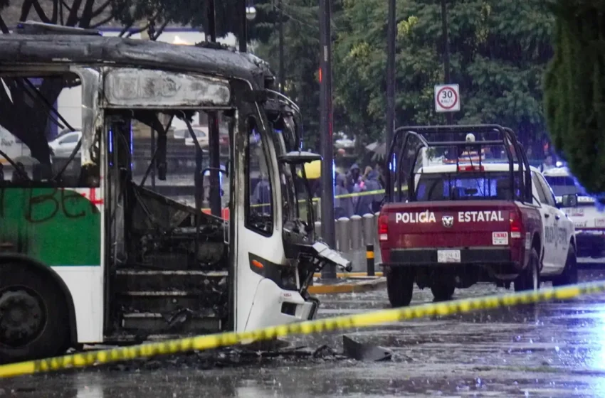  “Quemar autobuses no es respuesta al diálogo”, exige Armenta a Rubén Sarabia respetar la ley  