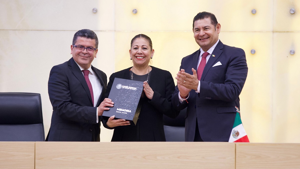 Refrendan Poderes trabajo coordinado en favor de Puebla