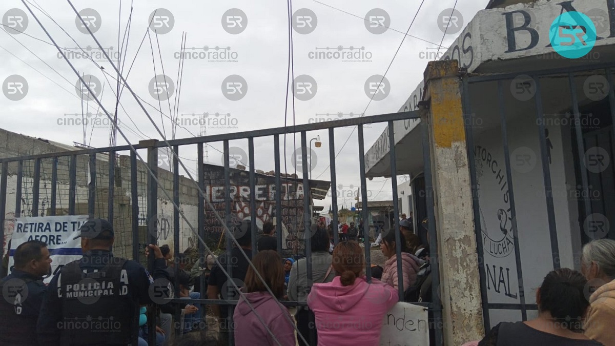 Antorcha Campesina desata riña en el mercado Bosques de Manzanilla por desalojos